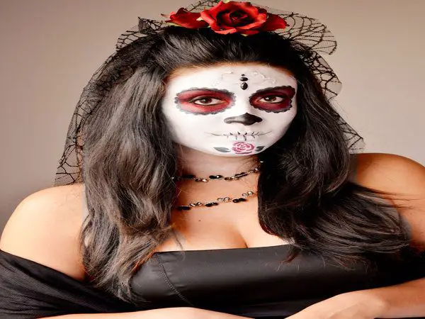 Dia De Los Muertos Long Hair In a Half Pony Tail with Veil and Red Rose