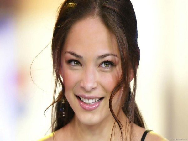 Kristin Kreuk Pony Tail with Long Bangs