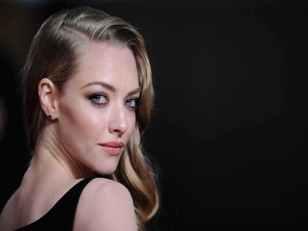 Amanda Seyfried Vintage Style Long Dark Blond Wavy Hair