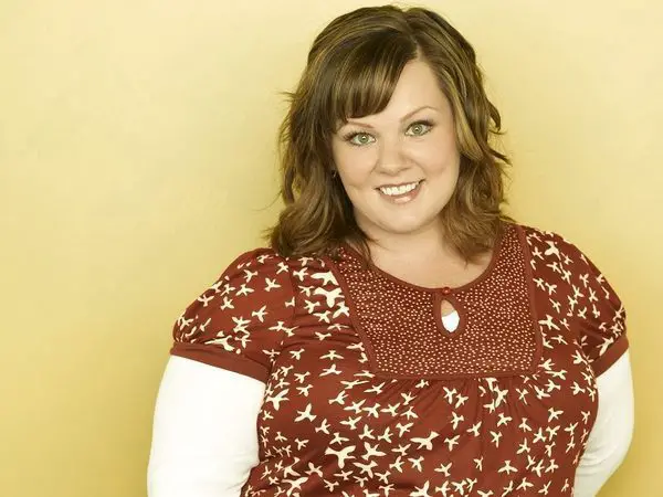 Melissa McCarthy Light Brown Short Wavy Hair