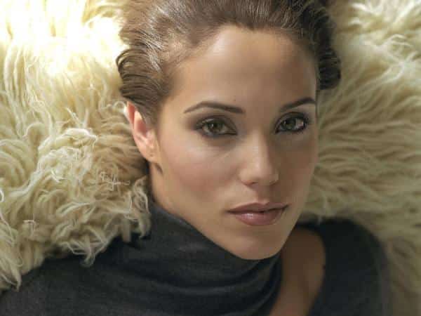 Elizabeth Berkley Slicked Back Brunette Hair