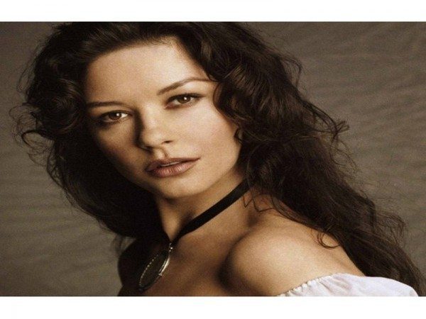 10 Cool Catherine Zeta Jones Hairstyle Pictures