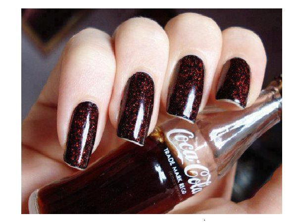 Bubbling Coke Brown Nails