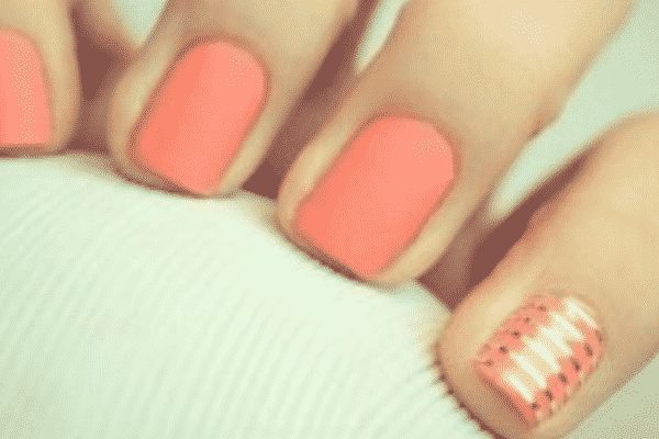 peach nails