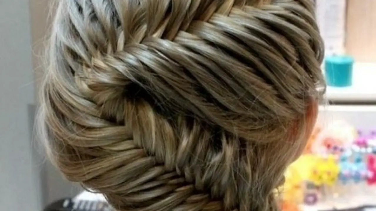 21 Enchanting Fishtail Braid Ideas For Women