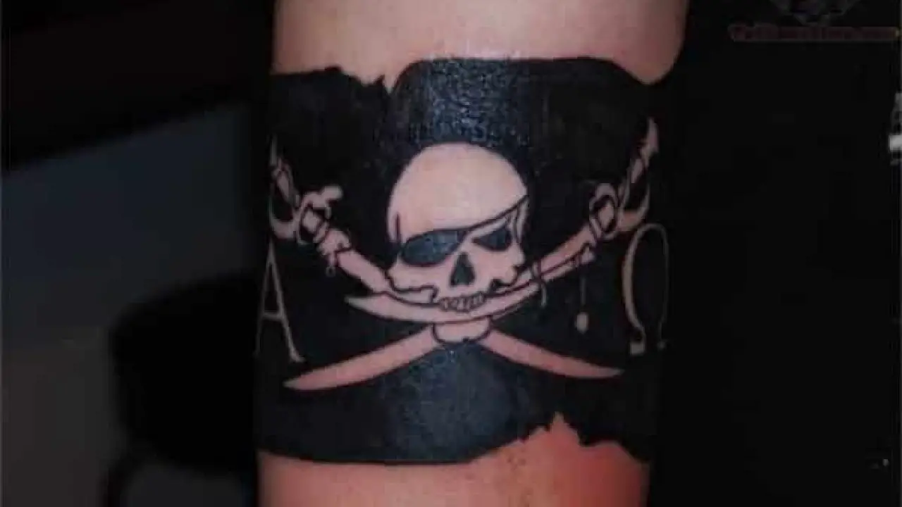 11 Rebellious Pirate Flag Tattoo Design Ideas