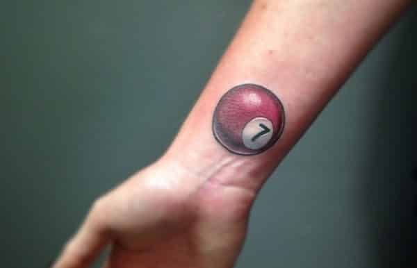 Tất cả về 8 ball tattoo và các thiết kế độc đáo