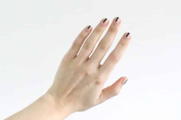 minimalist nail art