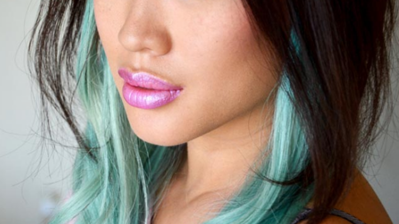 14 Beautiful Blue Hair Streaks For Women
