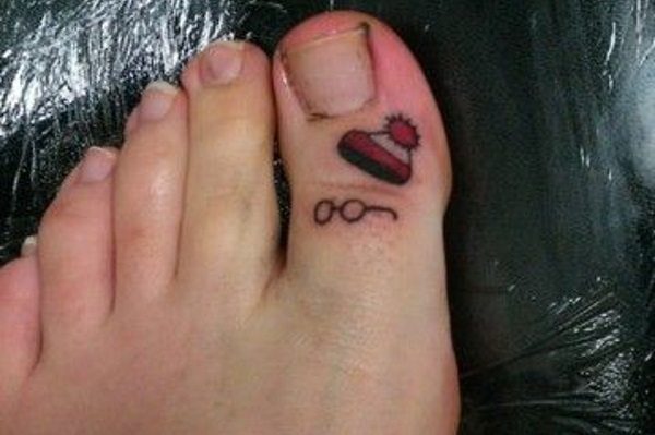 toe tattoos