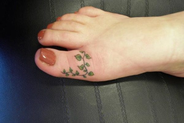 toe tattoos