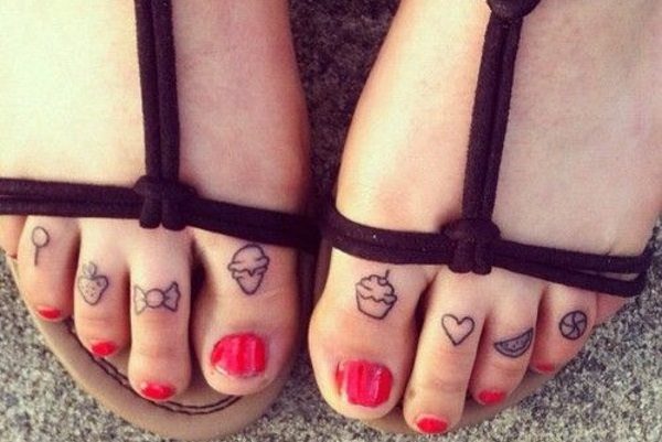 toe tattoos