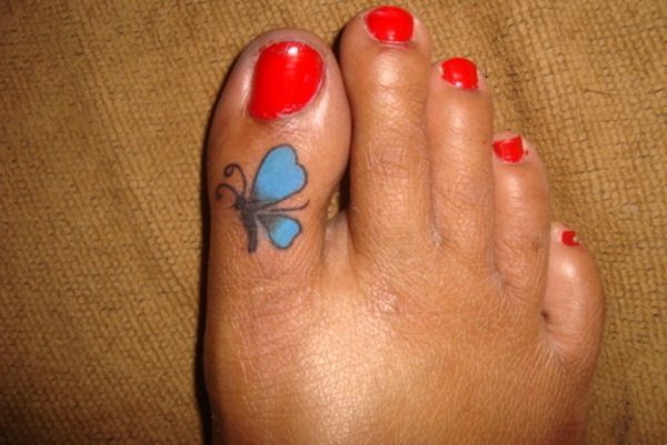 toe tattoos