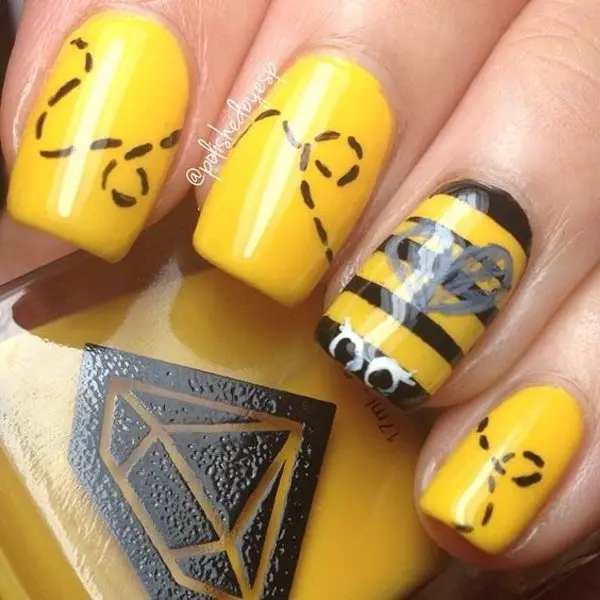 summer bee nail art