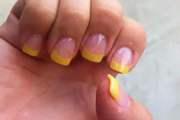 trendy yellow nail art