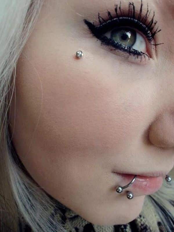 below-the-eyebrow-piercing