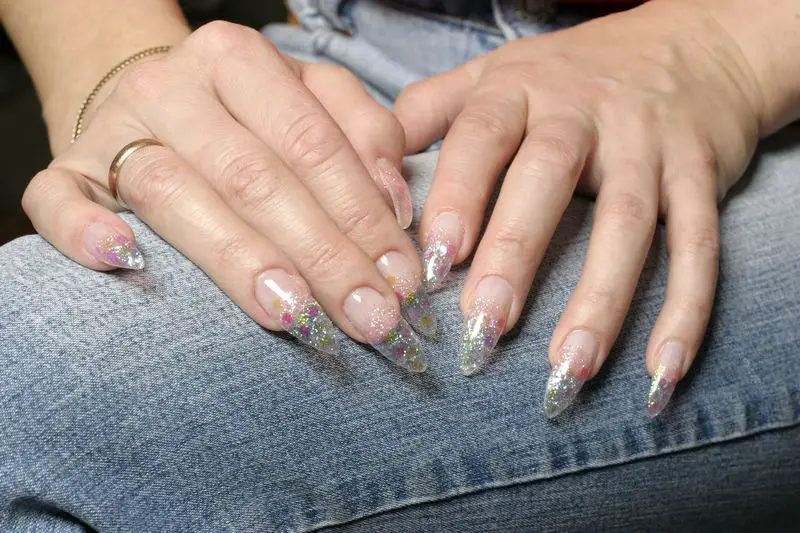 clear-nails-with-glitter-pointy-nails