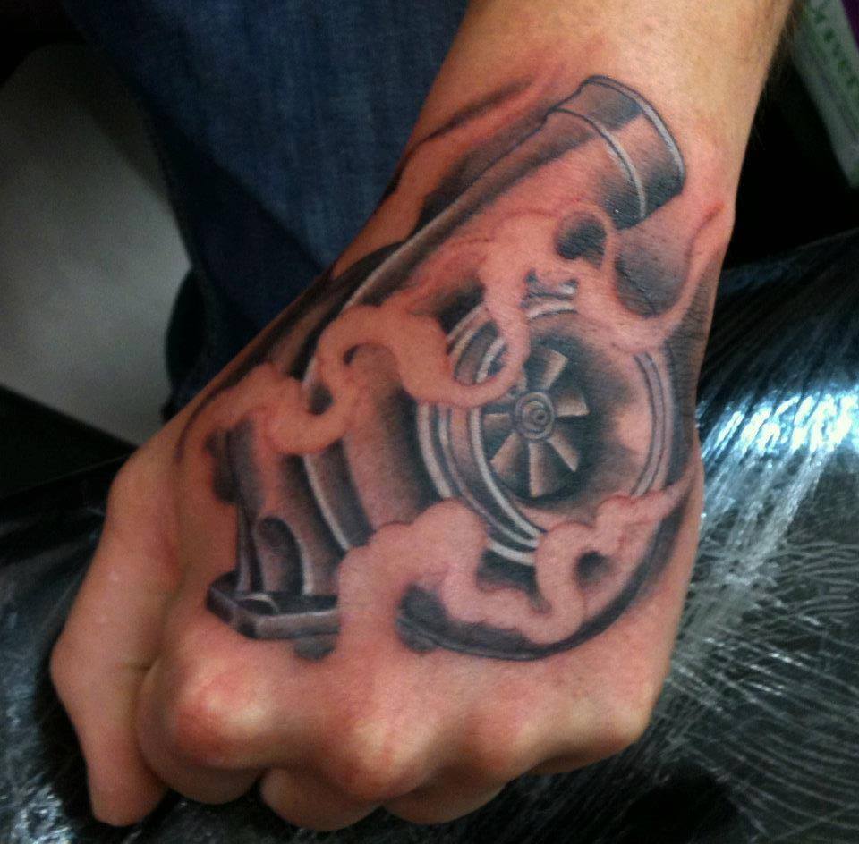 Tatuaje Motor y Pistones  Mechanic tattoo Piston tattoo Arm tattoos for  guys