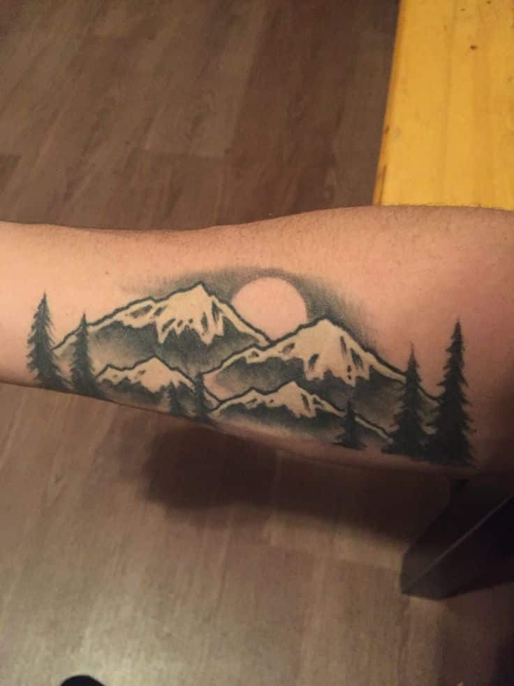 MILLENNIUM Gallery  Tattoo and Piercing Studio  Geometric  mountainscapetattoo by Joe josephsimonn grandteton grandtetontattoo  mountain mountaintattoo triangletattoo apprenticetattoo  tattooapprentice millennium millenniumtattoo 