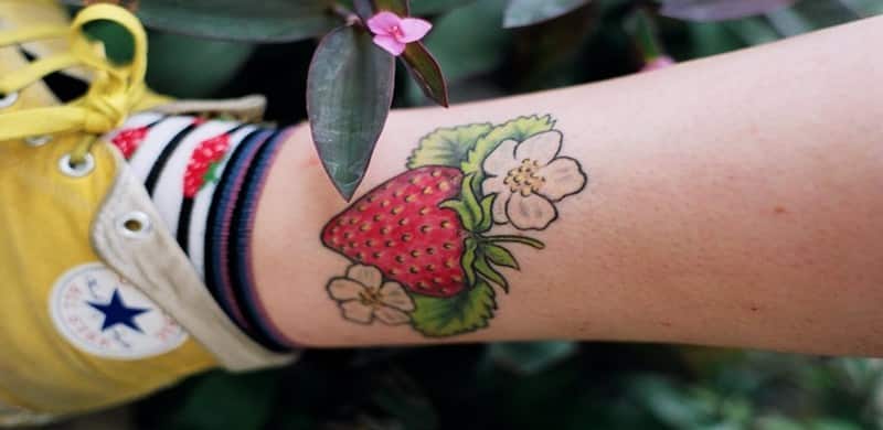 150 Refreshingly Vibrant Strawberry Tattoos To Wear Today