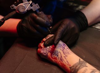 How Much Do Tattoo Artists Make?
